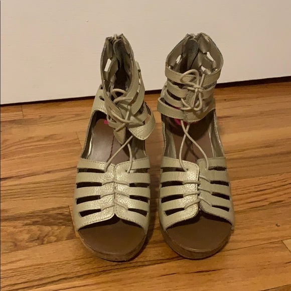 Dolce Vita Wedge Sandal - Picture 2 of 4